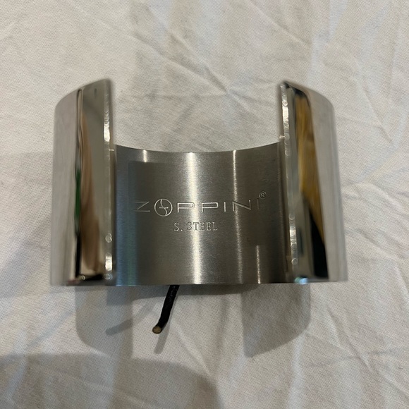 ZOPPINI STAINLESS STEEL LACE UP CUFF BANGLE BRACELET - Picture 3 of 4